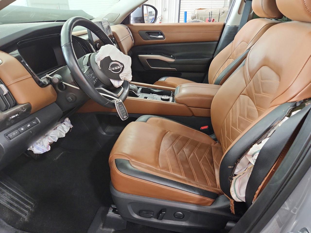 Nissan Pathfinder Platinum