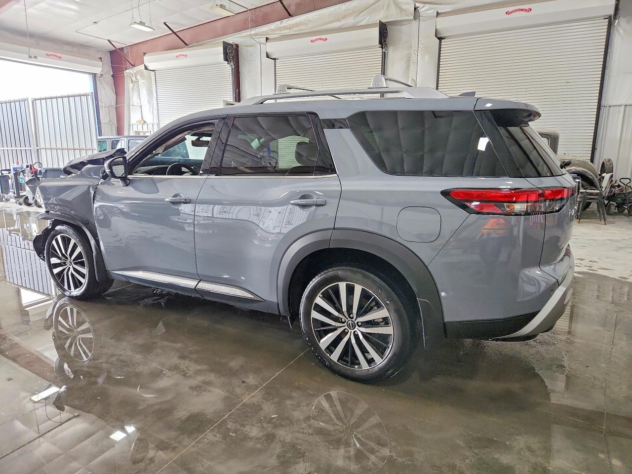 Nissan Pathfinder Platinum