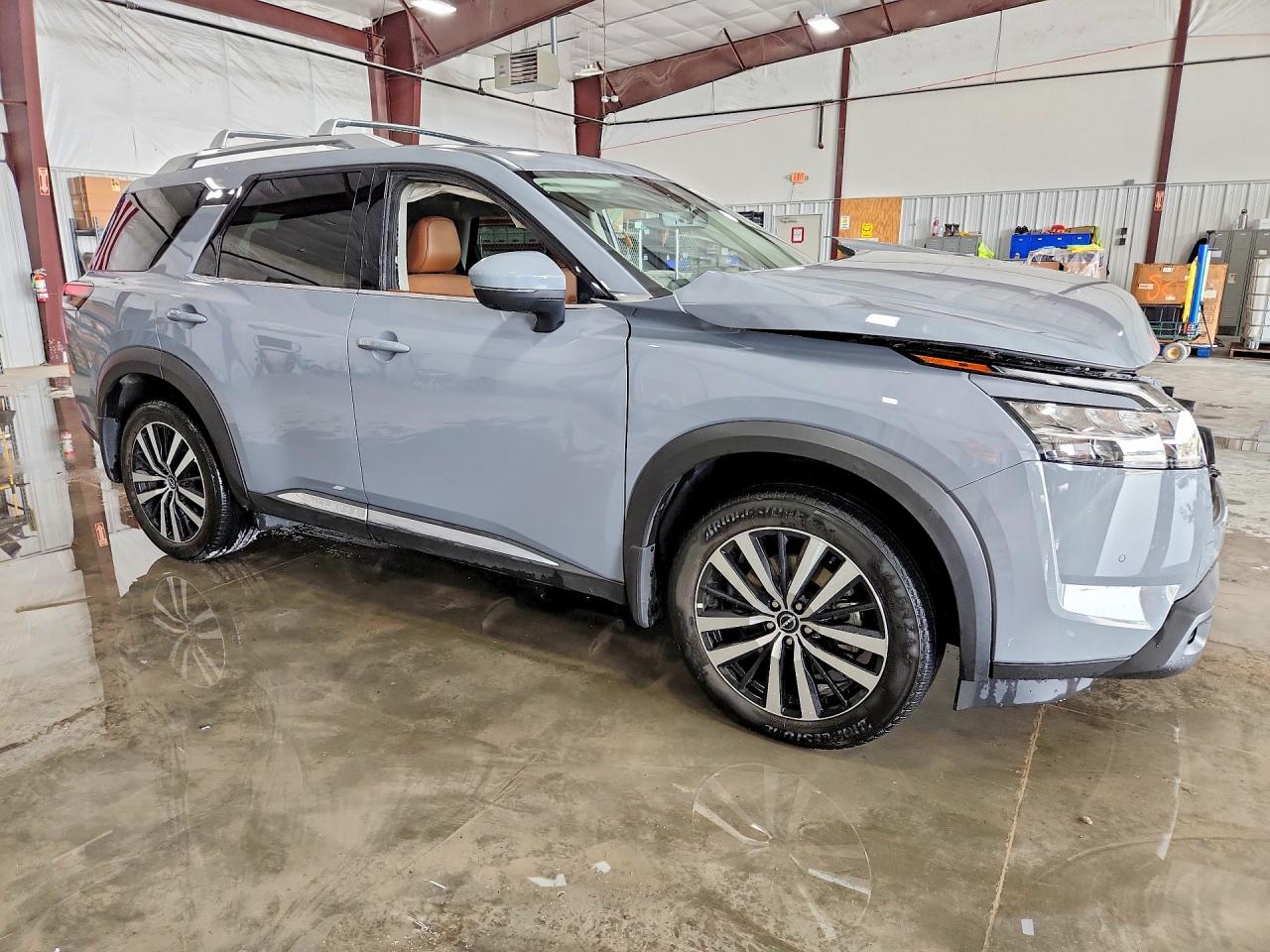 Nissan Pathfinder Platinum