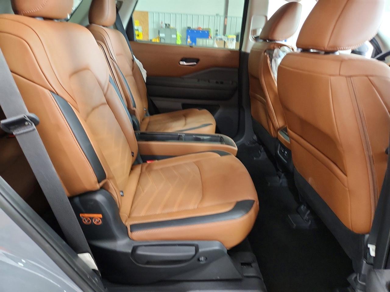 Nissan Pathfinder Platinum