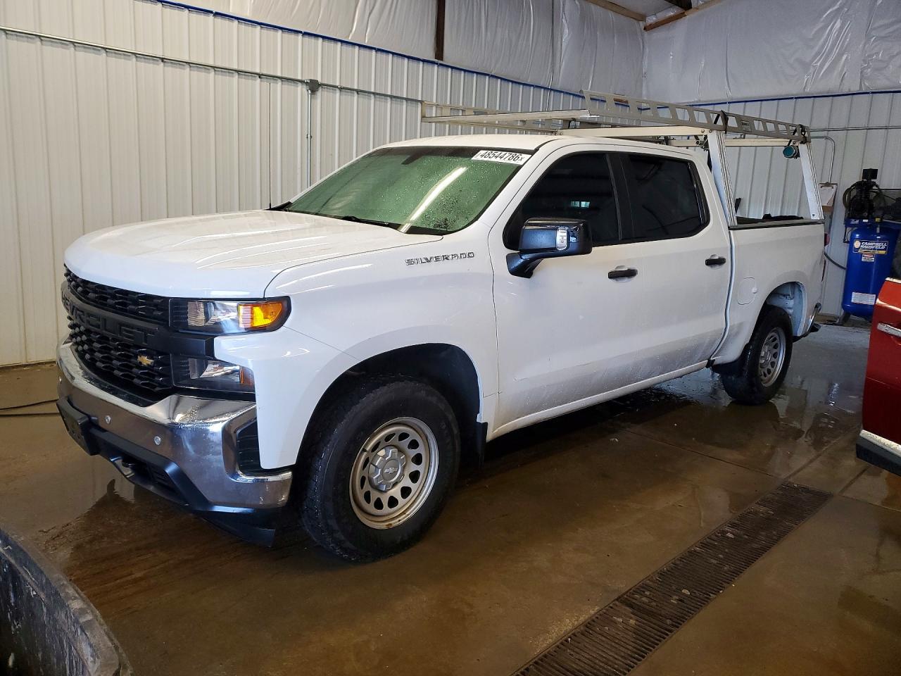Salvage Chevrolet Silverado Image