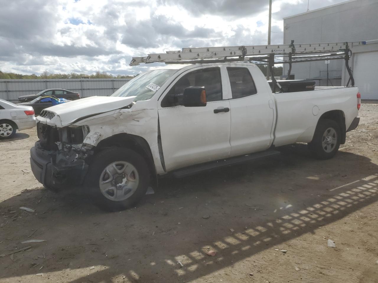 Salvage Toyota Tundra Image