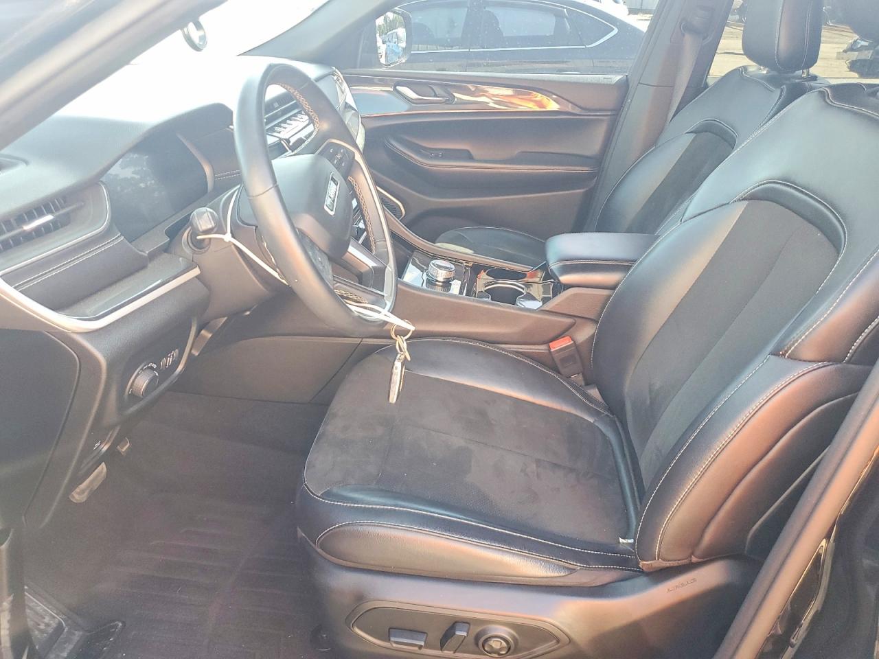 Jeep Cherokee L Laredo