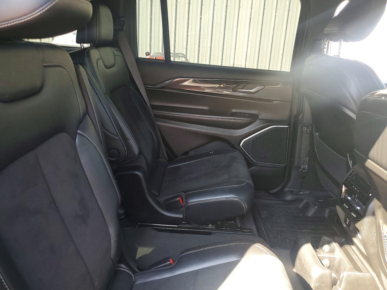 Jeep Cherokee L Laredo