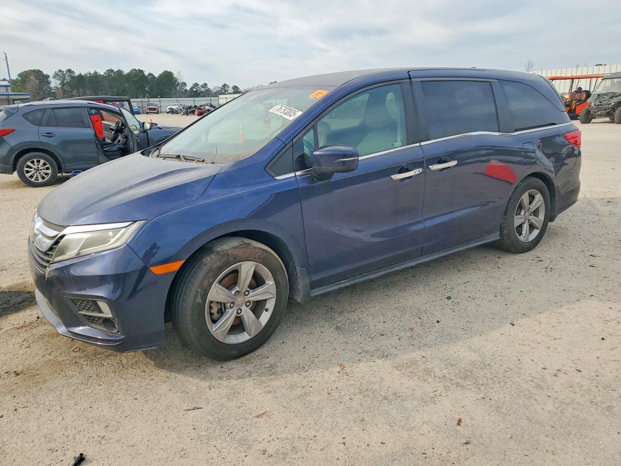 Salvage Honda Odyssey Image