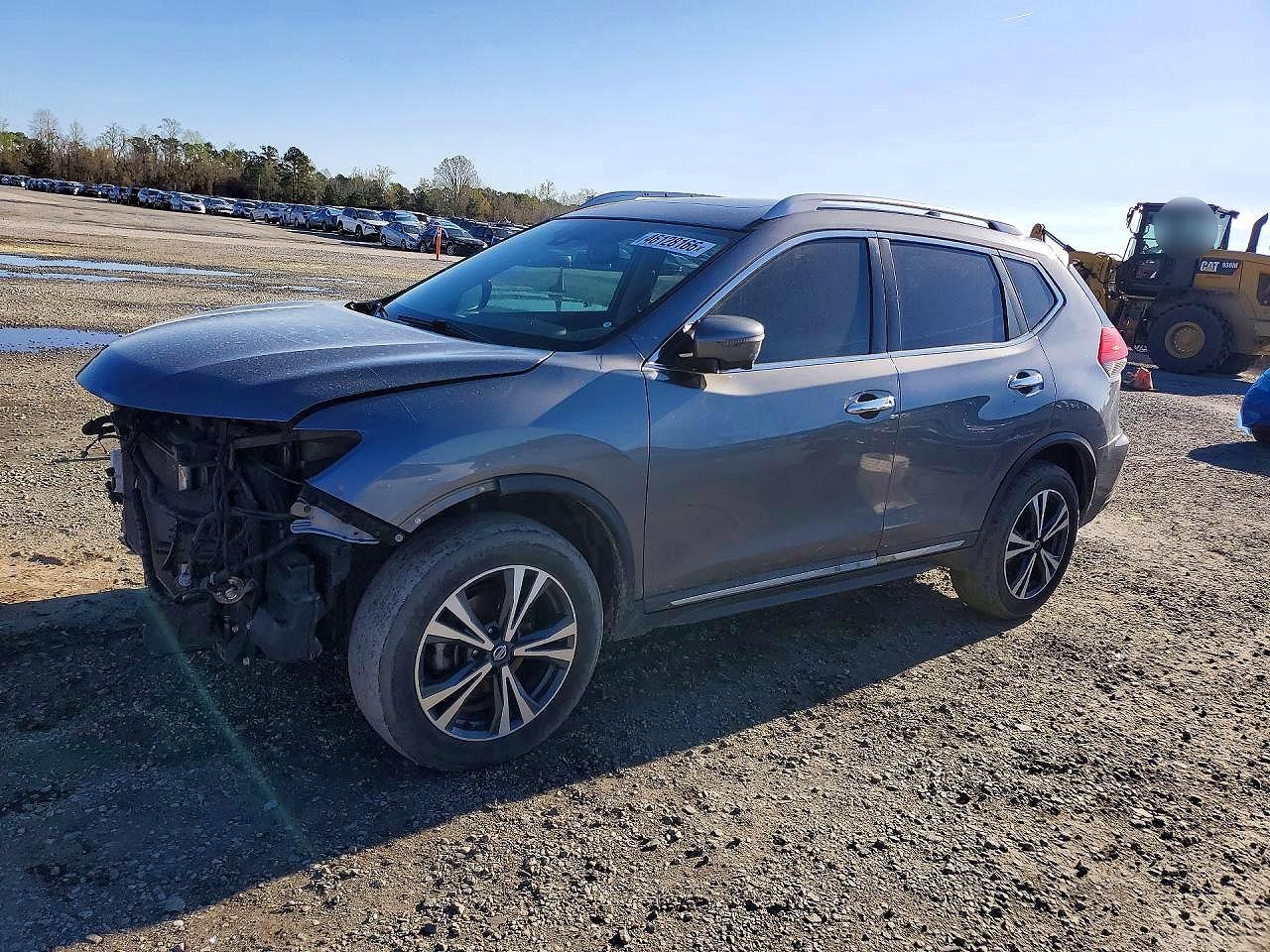 Salvage Nissan Rogue Image