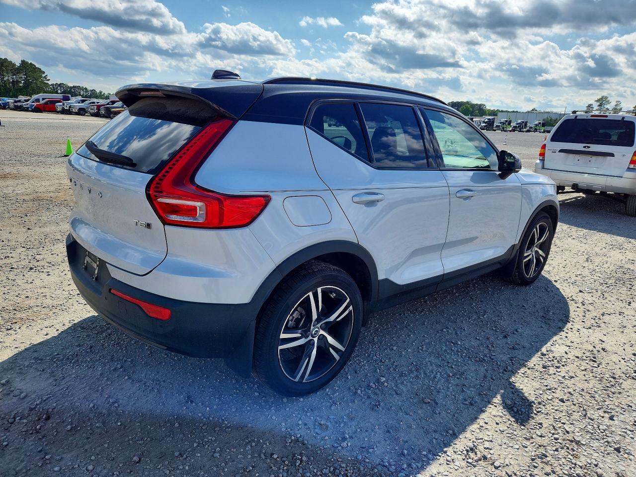 Volvo XC40 T5 R-design