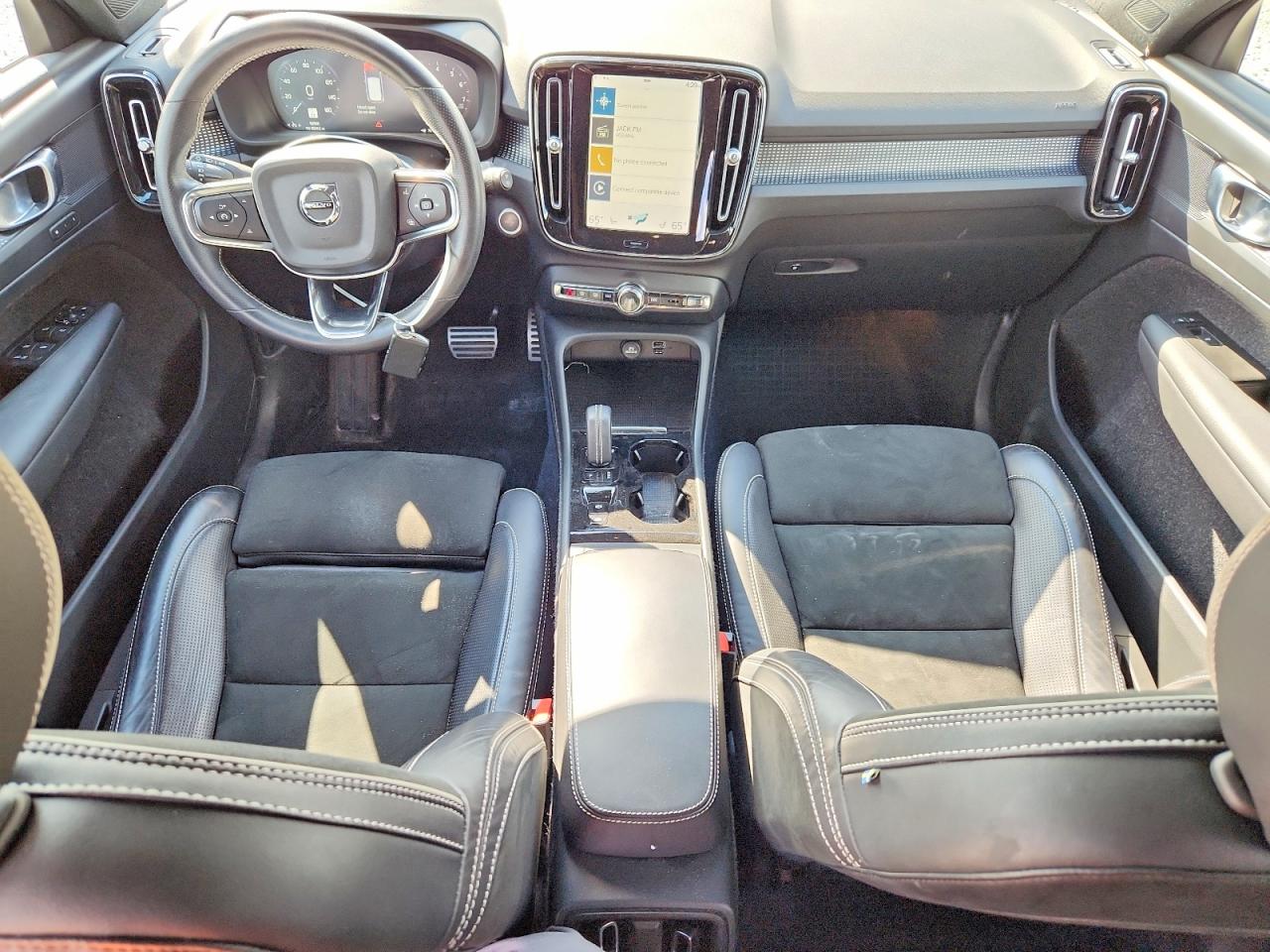 Volvo XC40 T5 R-design