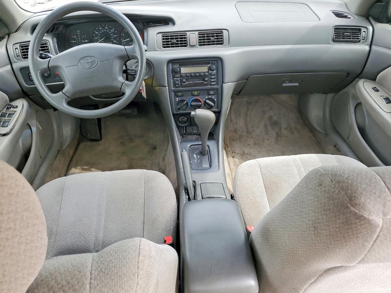 Toyota Camry Le V6