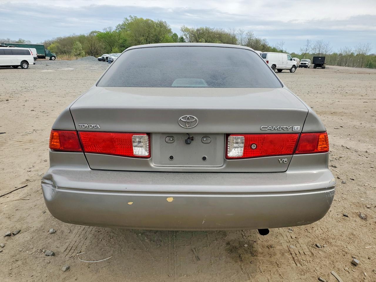 Toyota Camry Le V6