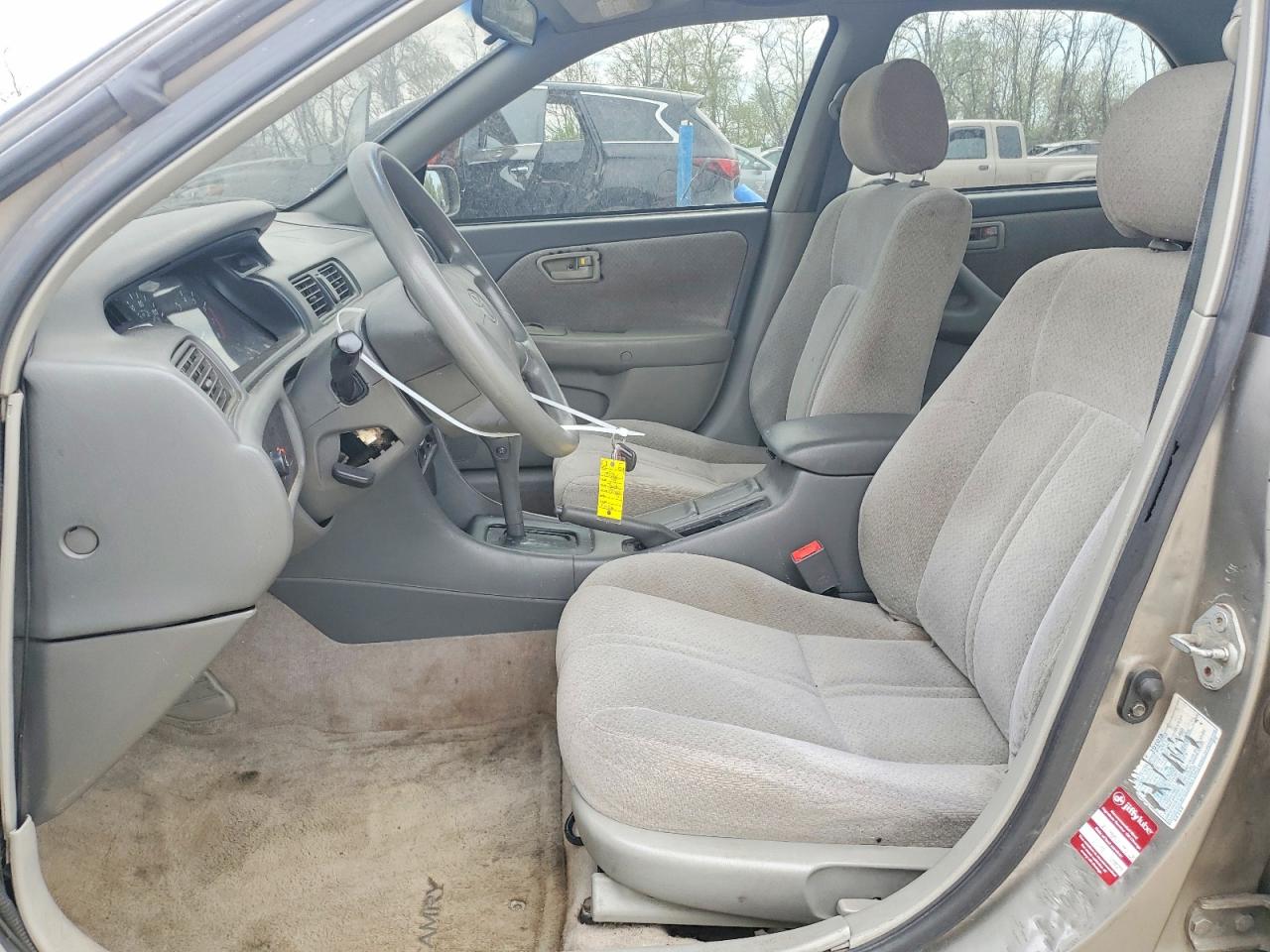 Toyota Camry Le V6