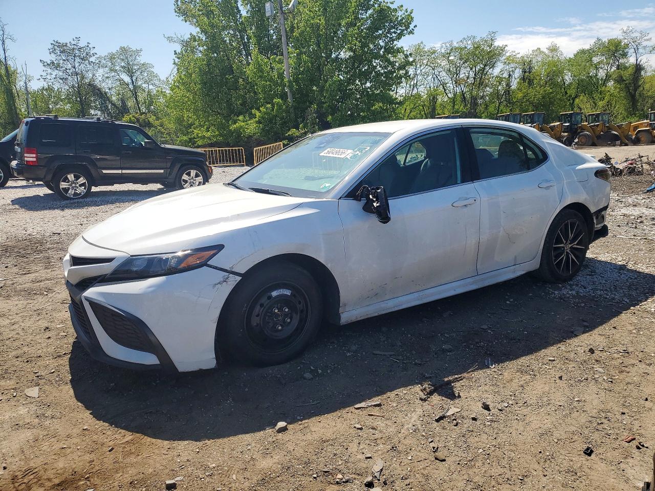 Salvage Toyota Camry Image