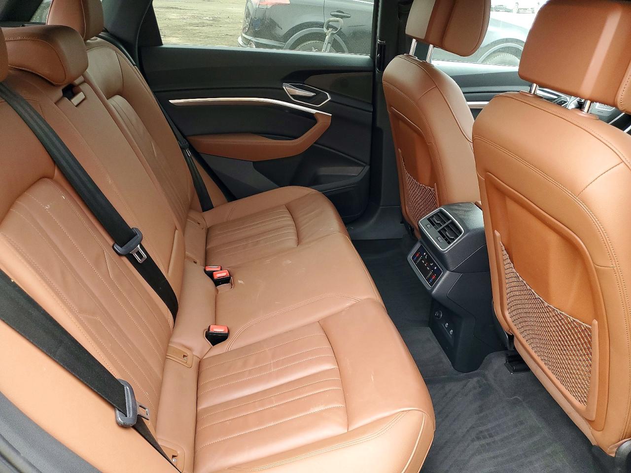 Audi e-tron Premium