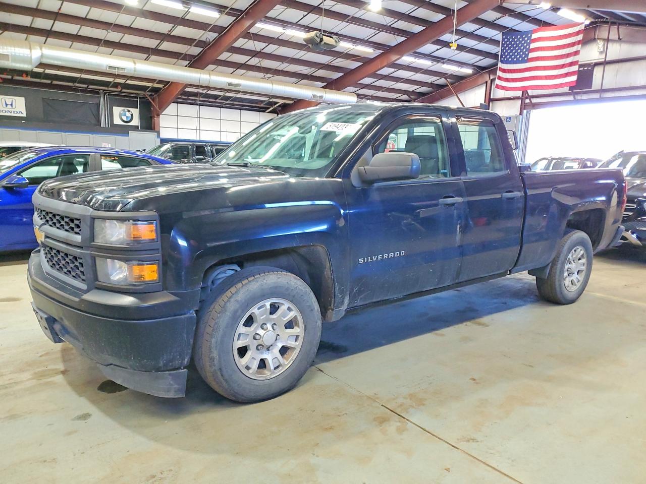 Salvage Chevrolet Silverado Image