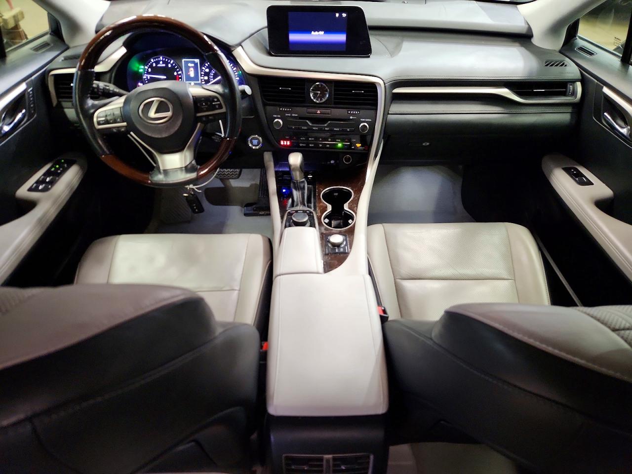 Lexus RX Base