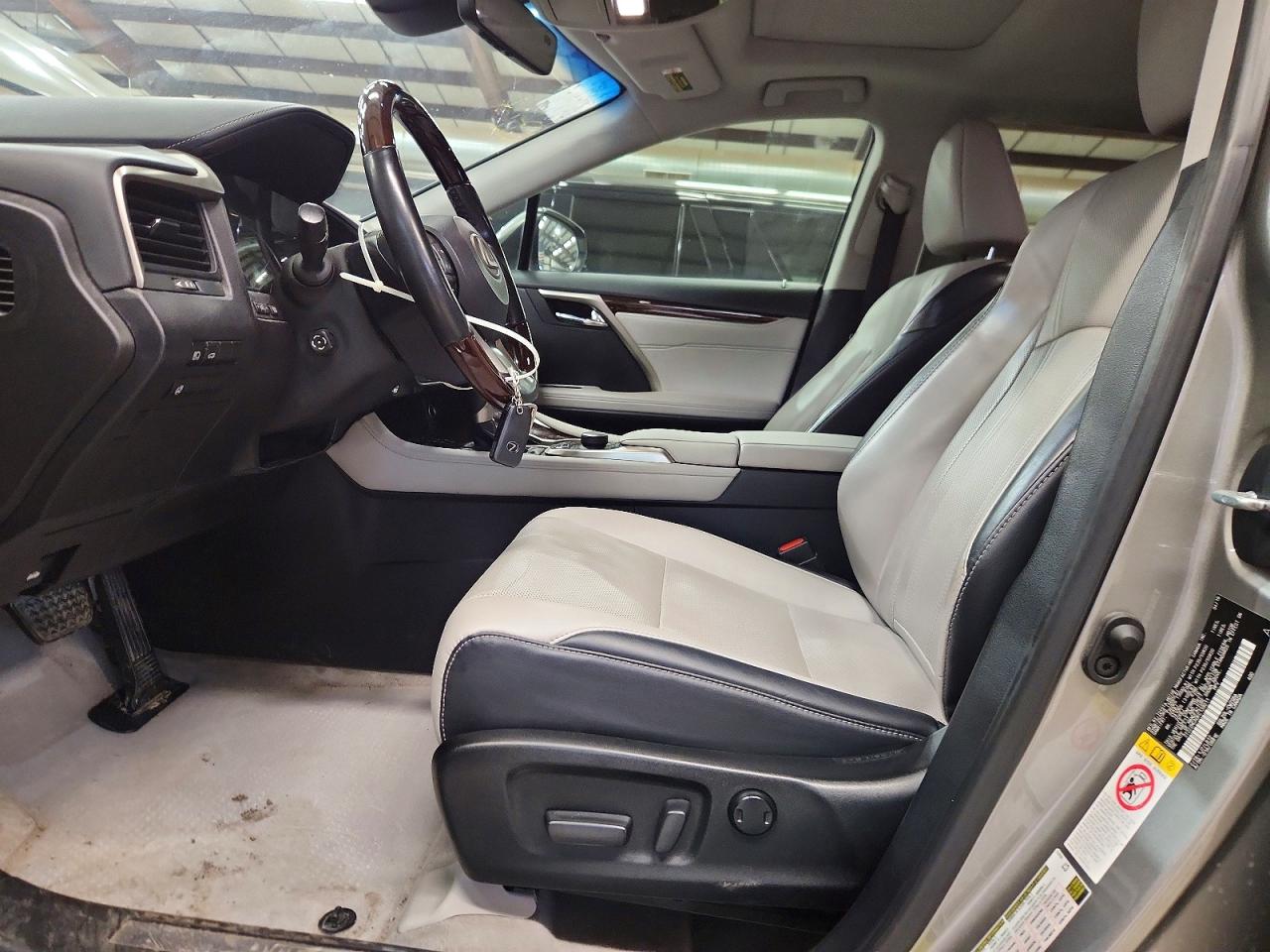 Lexus RX Base