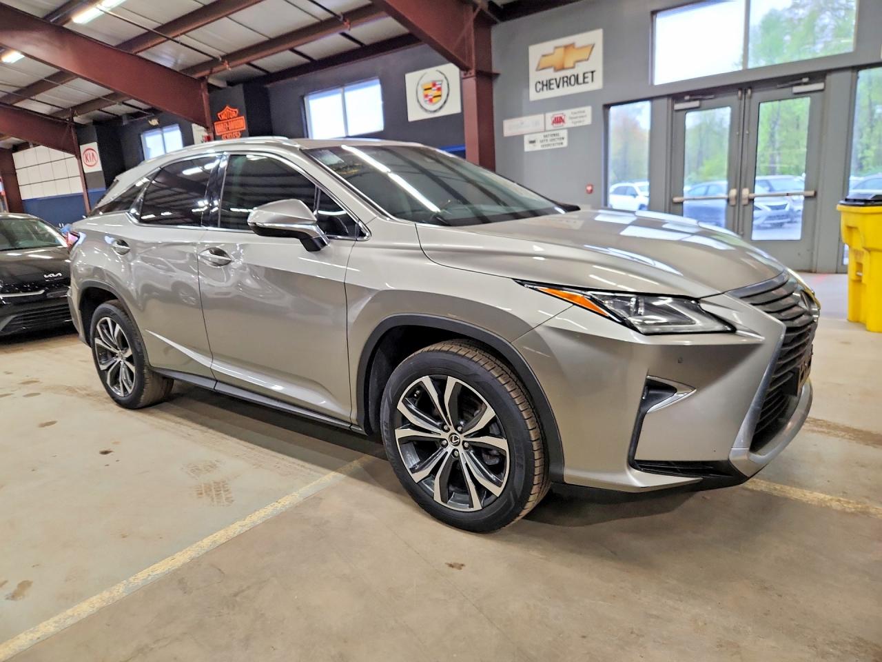 Lexus RX Base