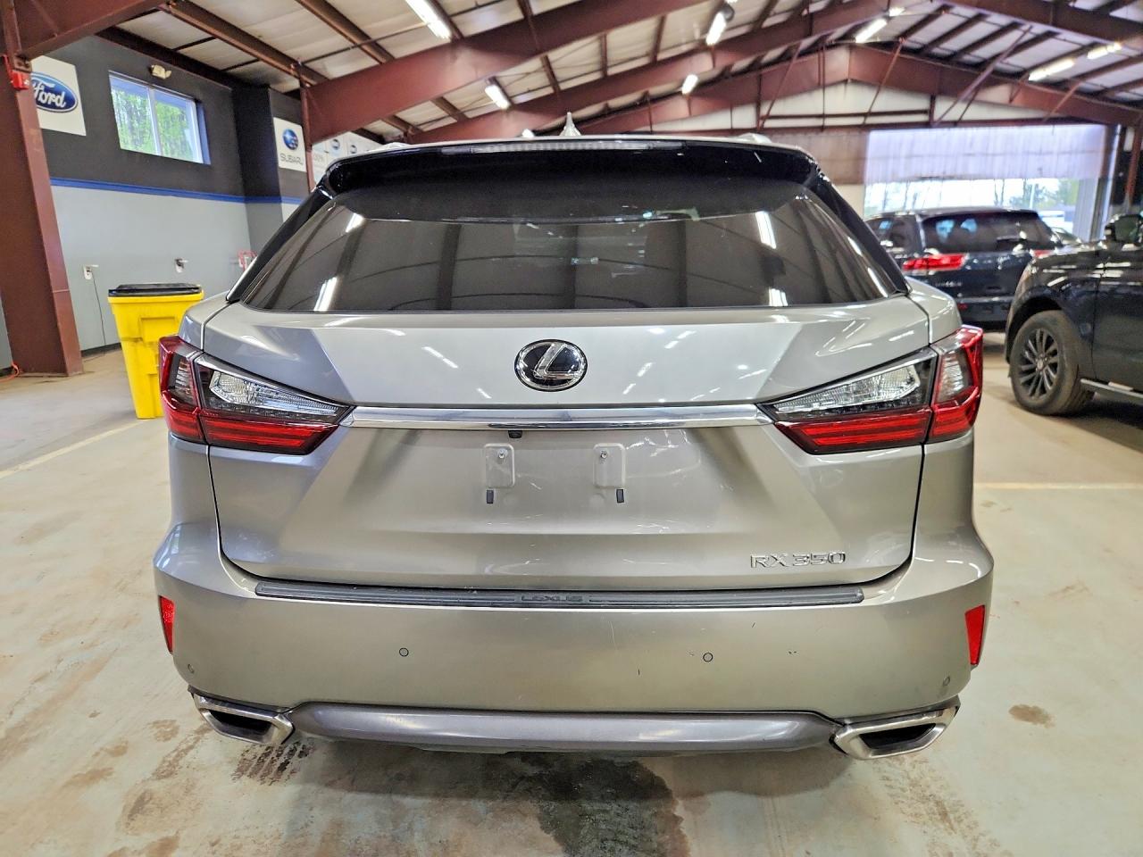 Lexus RX Base