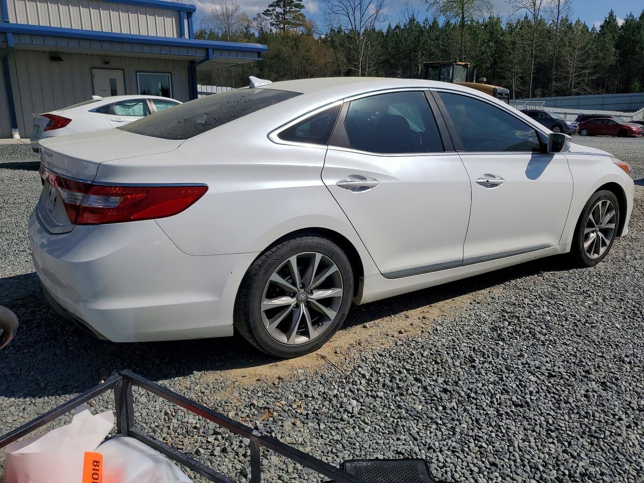 Hyundai Azera Base