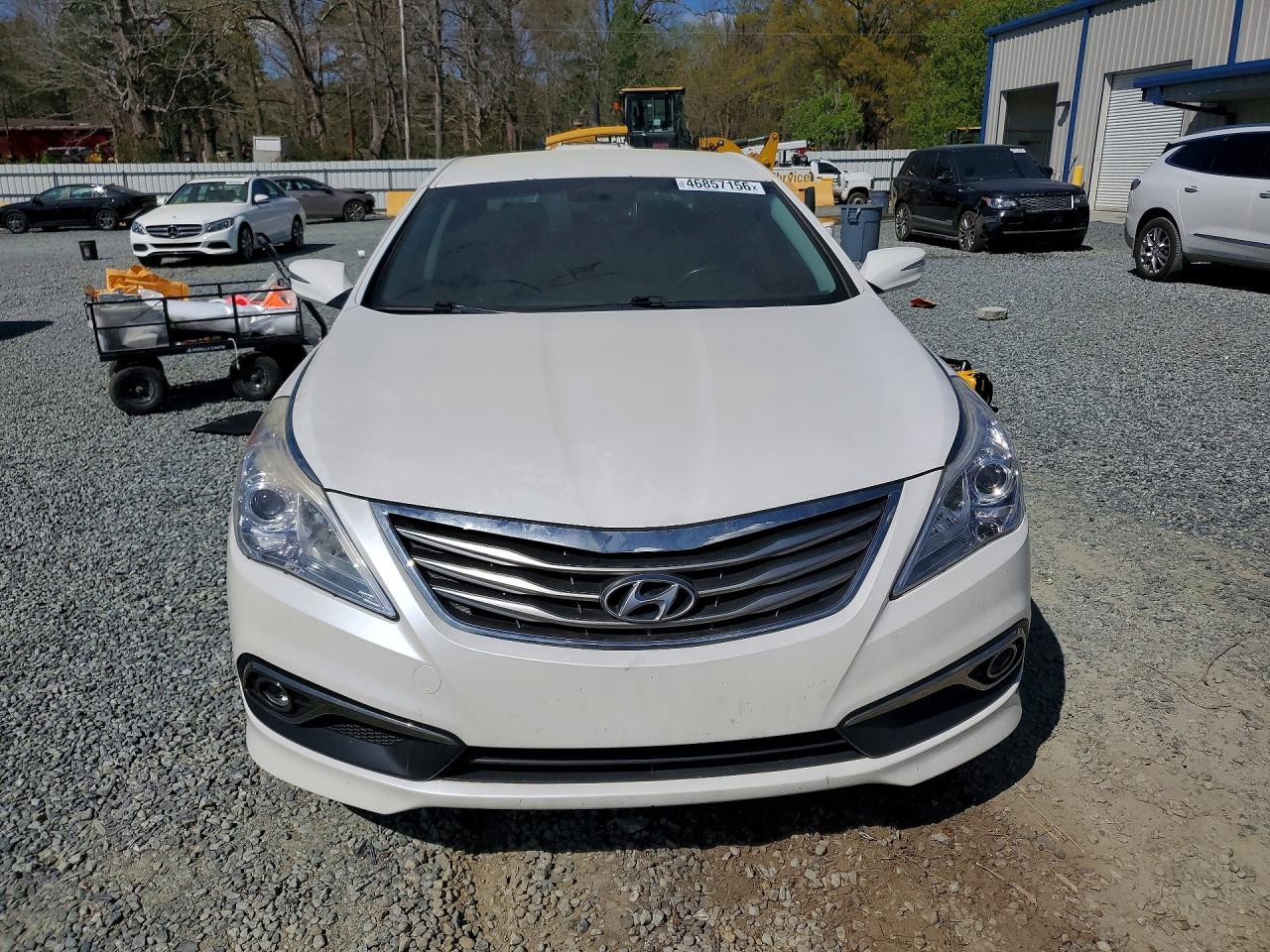 Hyundai Azera Base