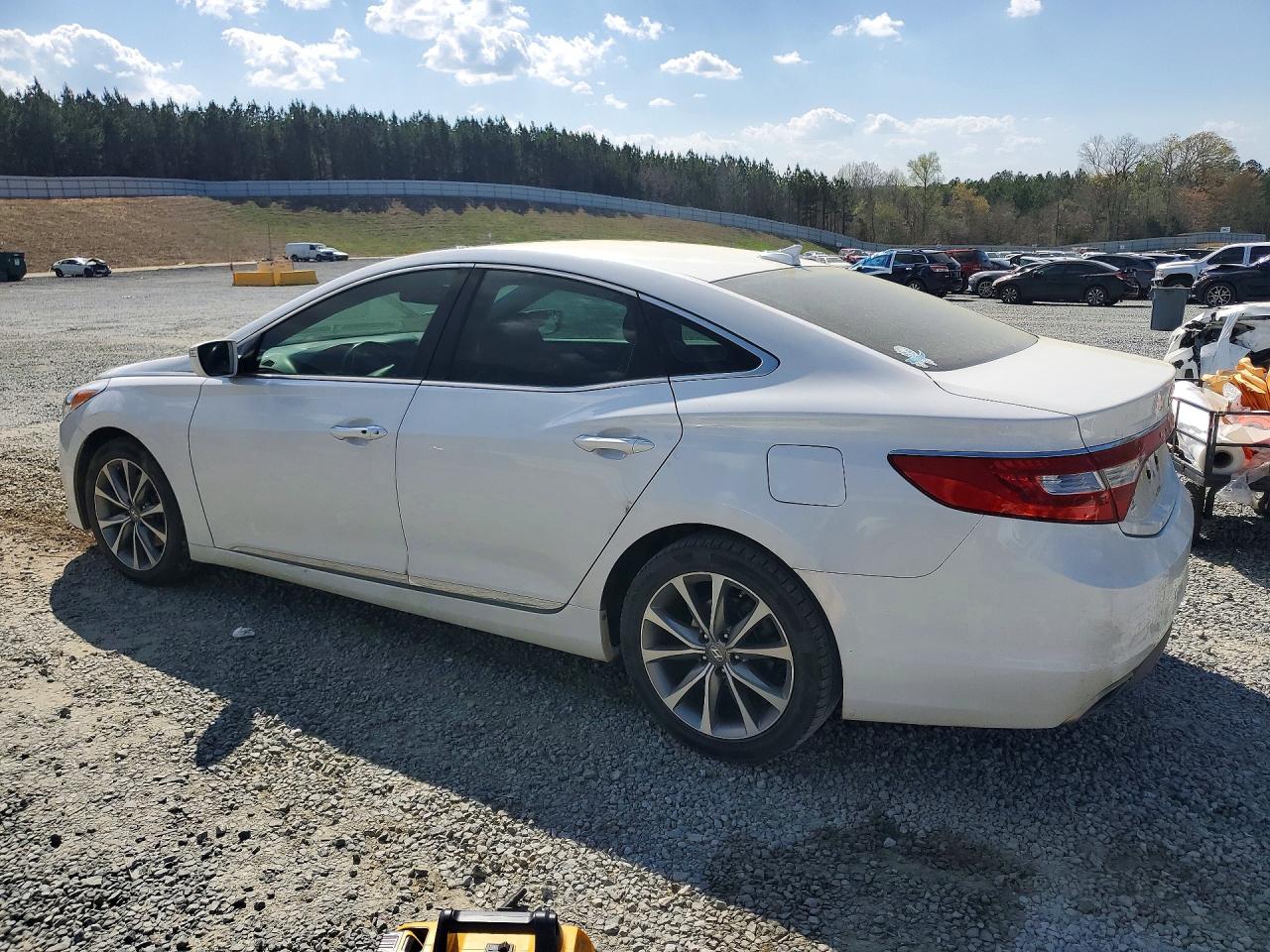Hyundai Azera Base