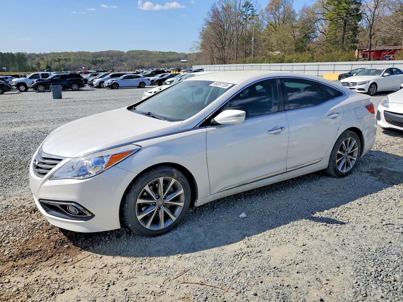 Salvage Hyundai Azera Image