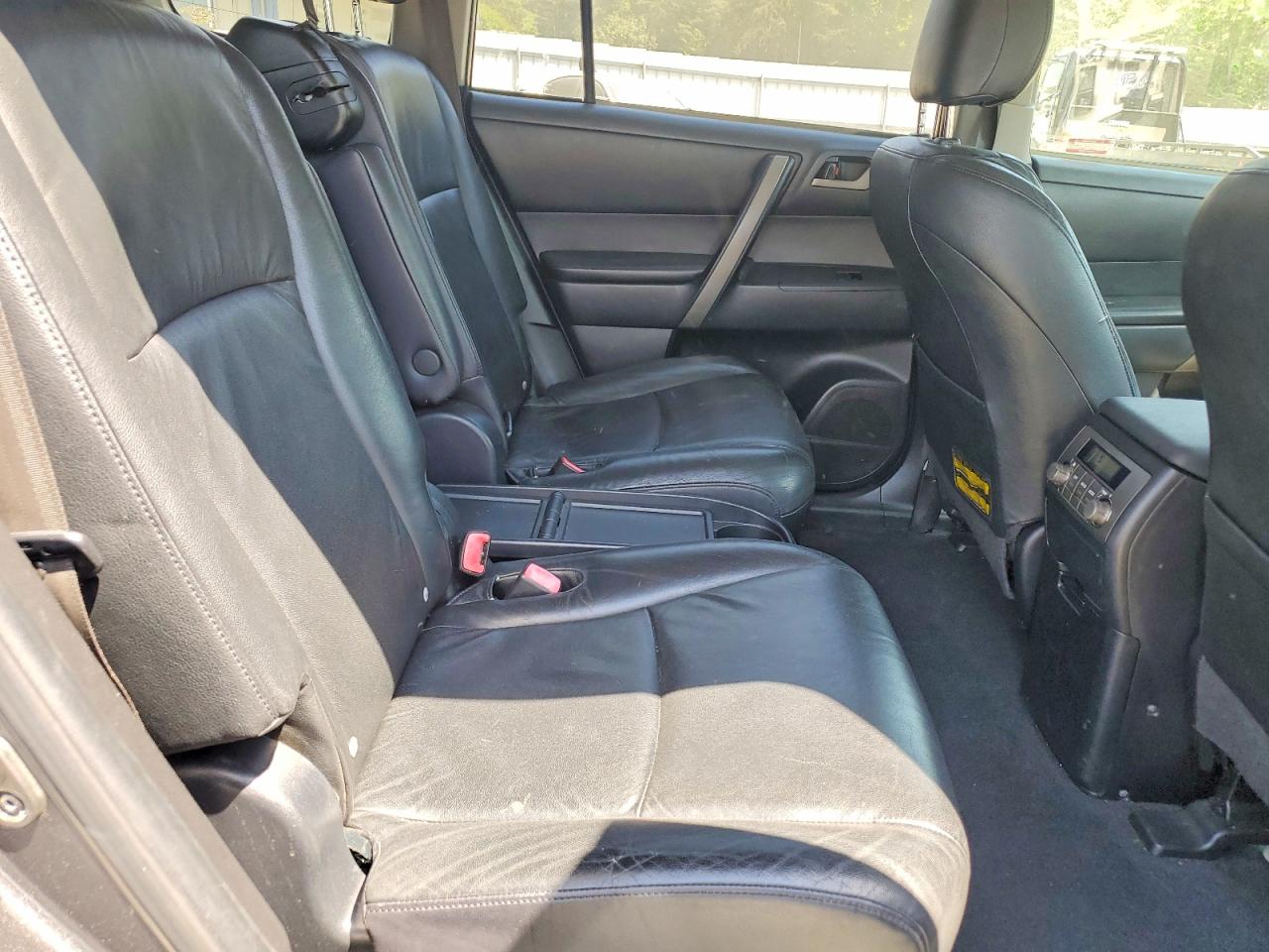 Toyota Highlander Sport