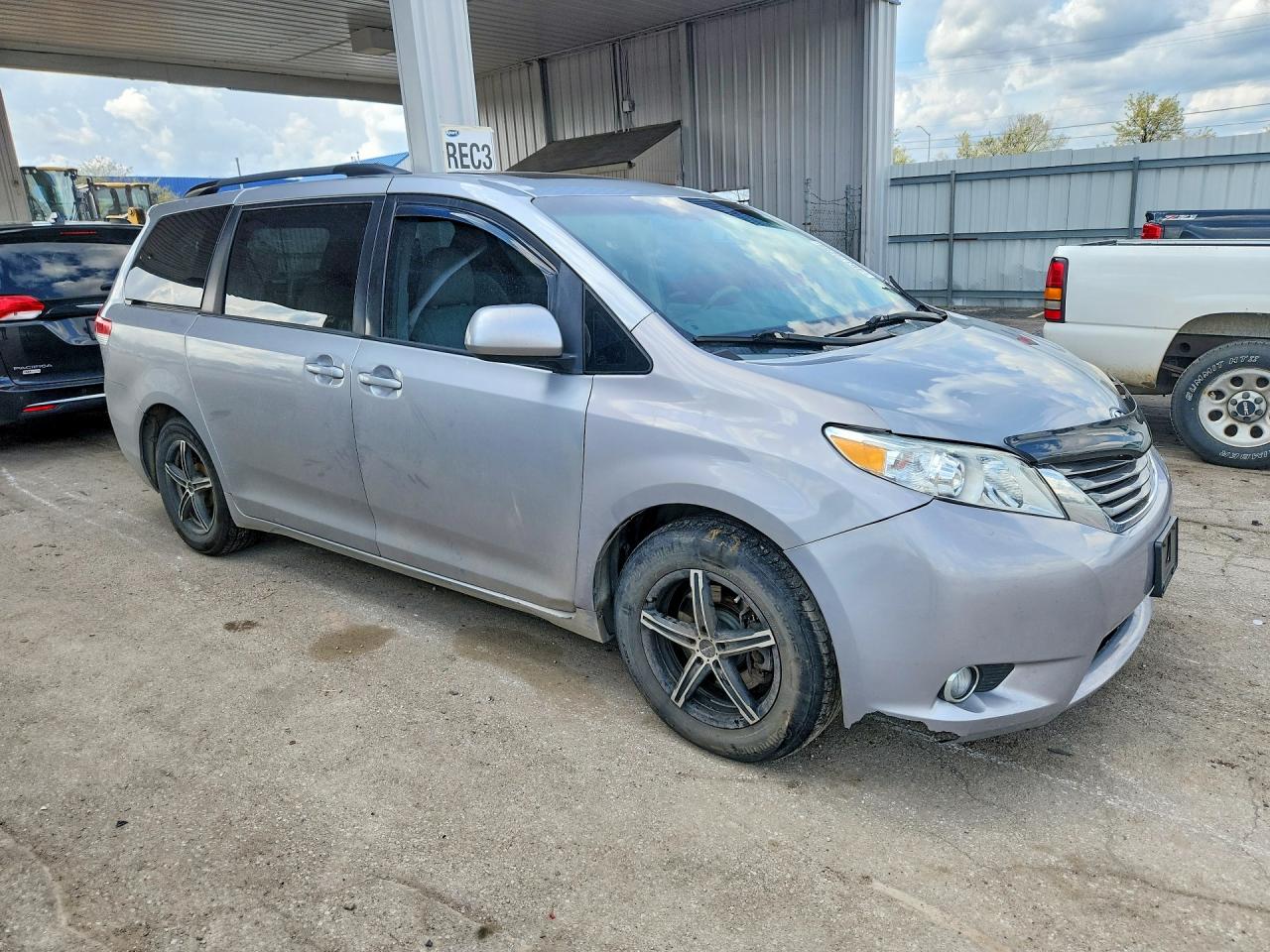 Toyota Sienna Xle 8-passenger
