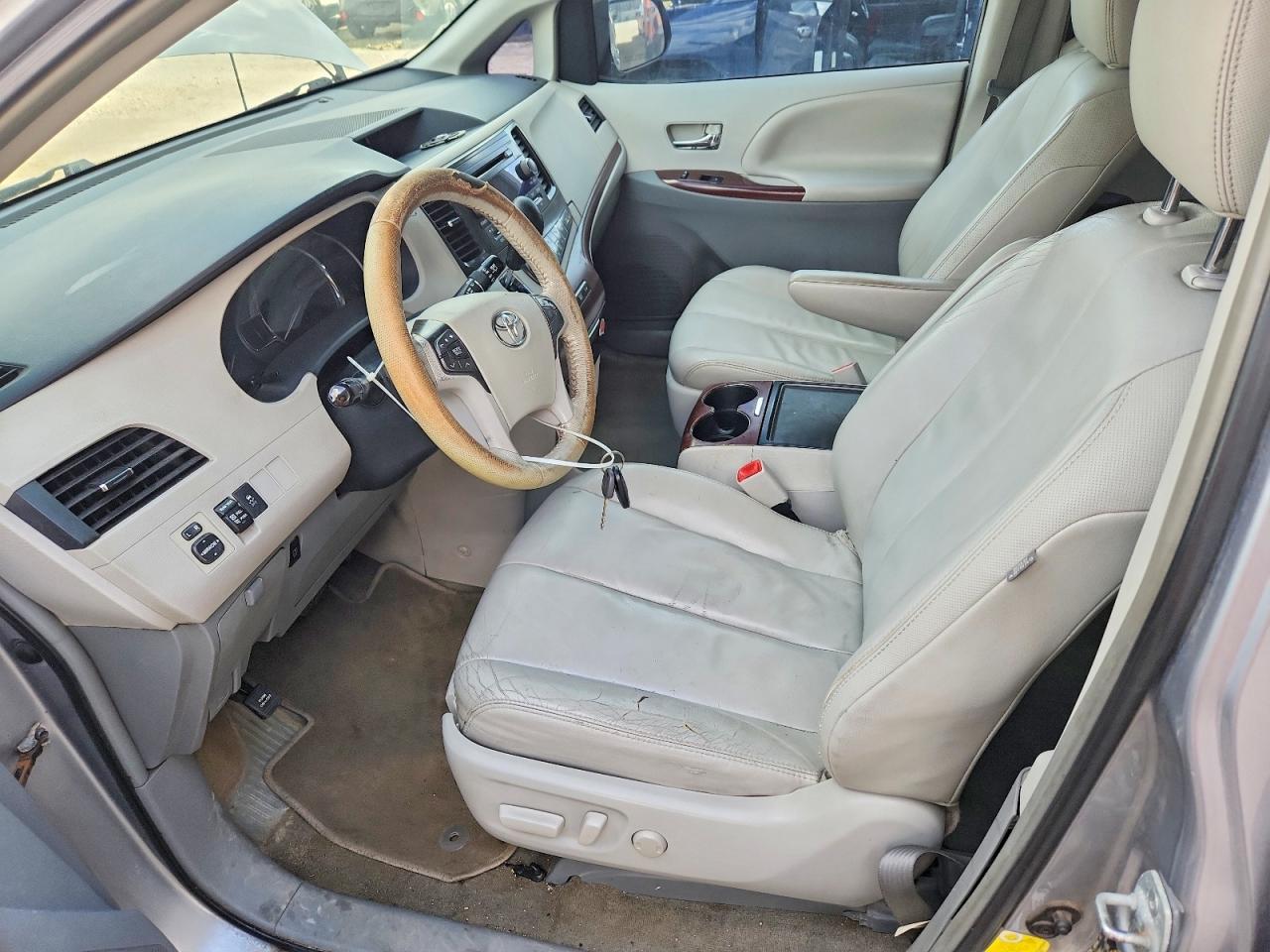 Toyota Sienna Xle 8-passenger