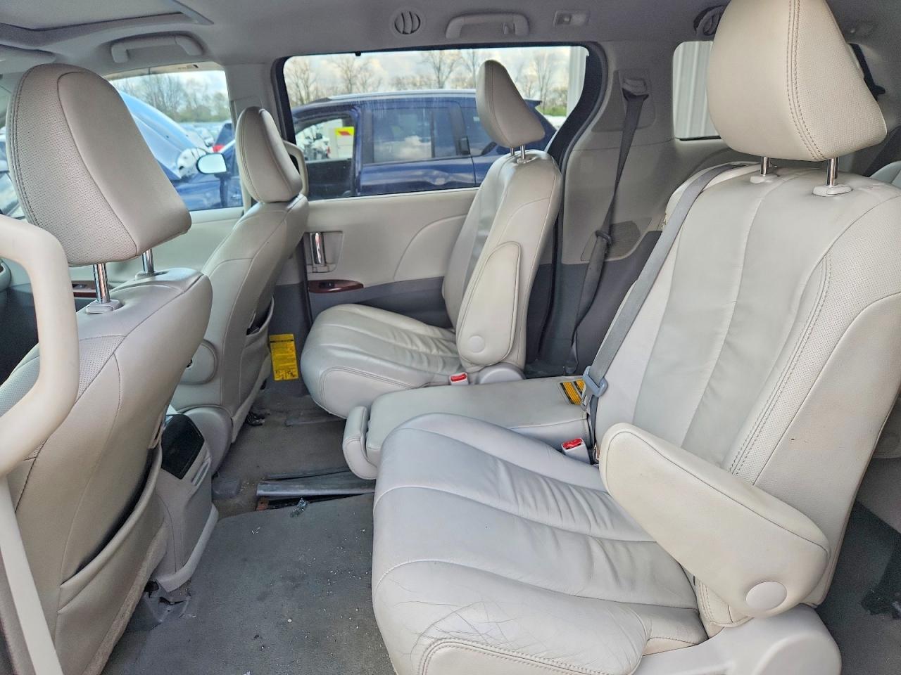 Toyota Sienna Xle 8-passenger