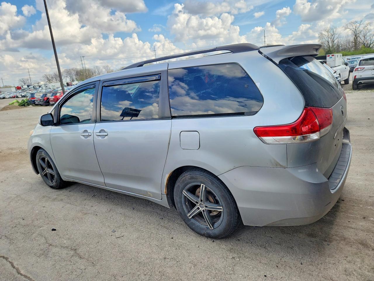 Toyota Sienna Xle 8-passenger
