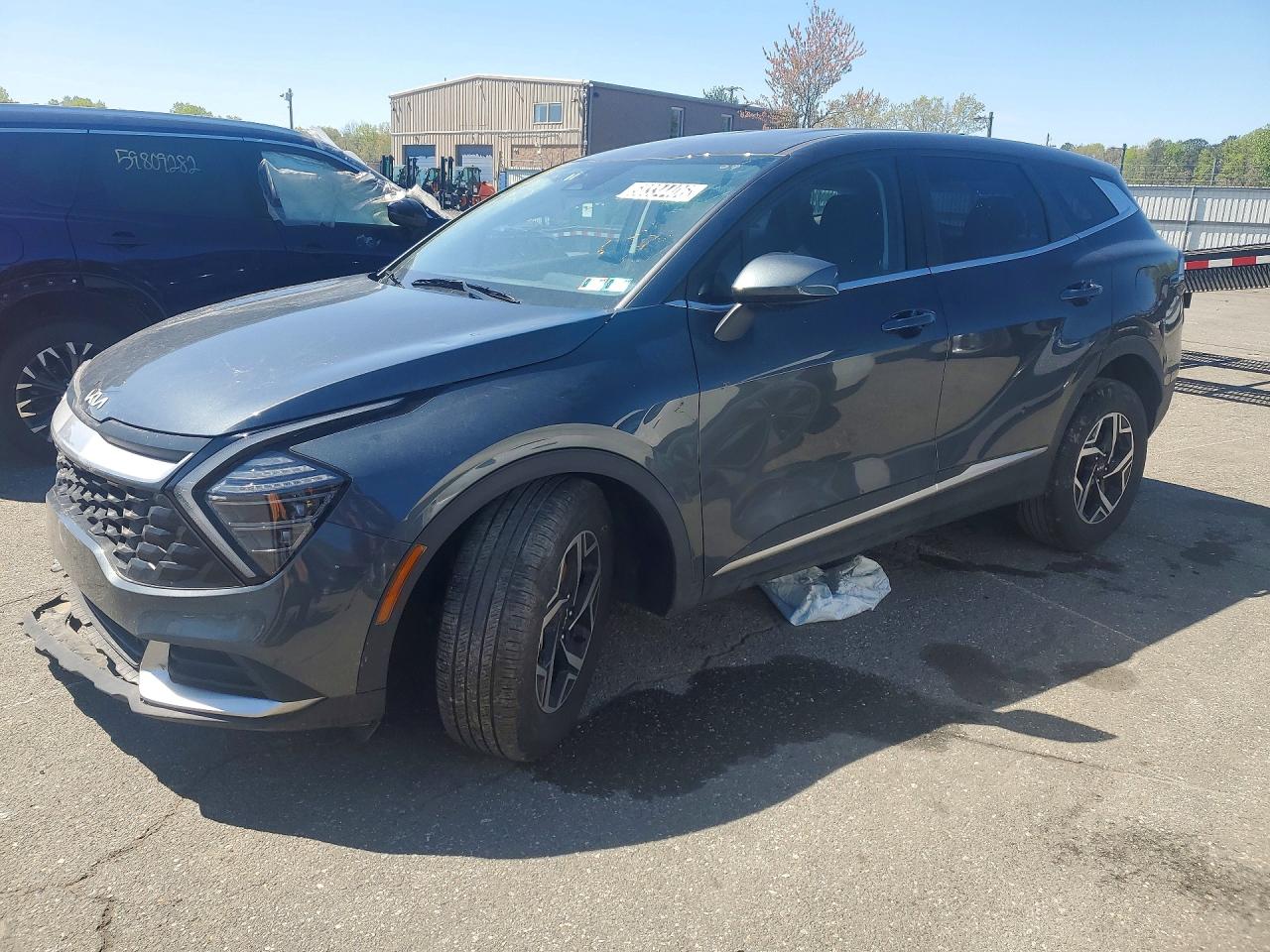 Salvage Kia Sportage Image