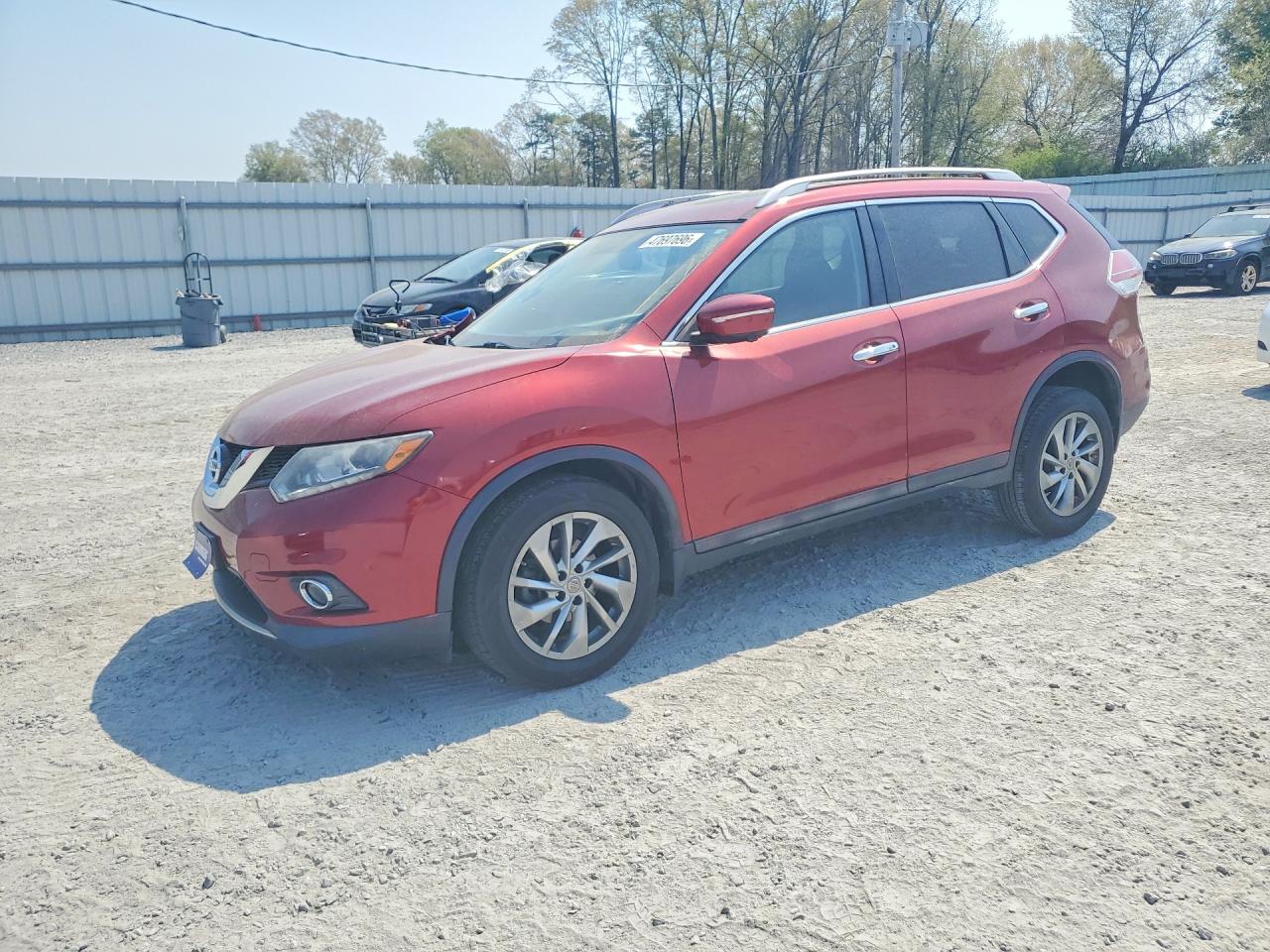Salvage Nissan Rogue Image