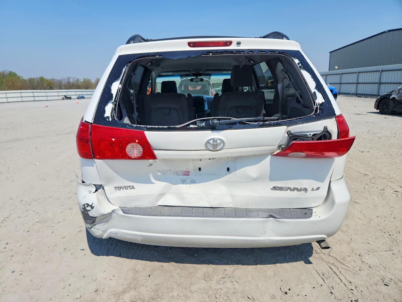 Toyota Sienna Le 7-passenger