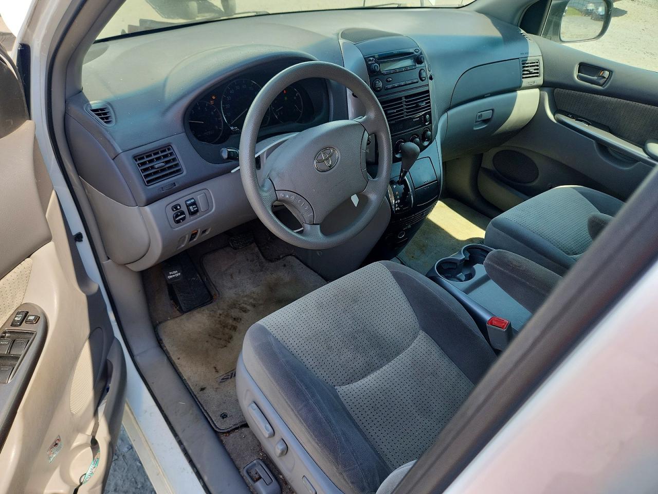 Toyota Sienna Le 7-passenger