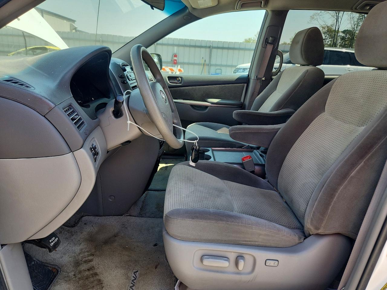 Toyota Sienna Le 7-passenger