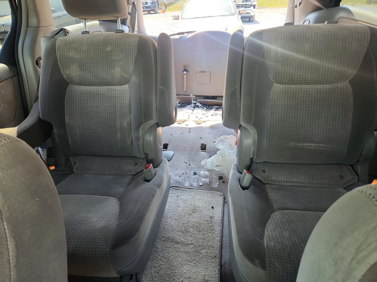 Toyota Sienna Le 7-passenger