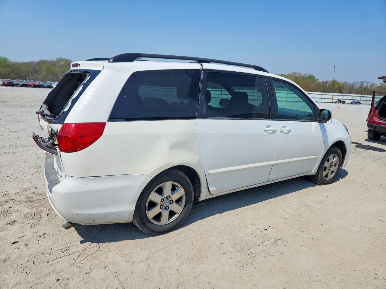 Toyota Sienna Le 7-passenger
