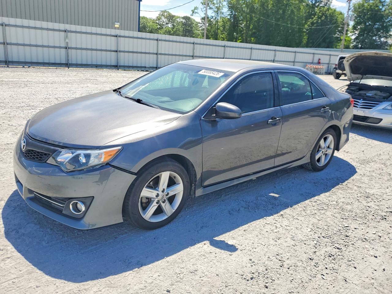 Salvage Toyota Camry Image
