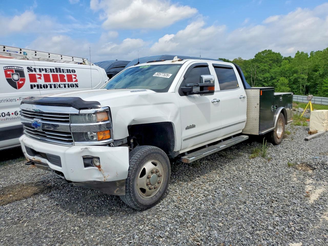 Salvage Chevrolet Silverado Image