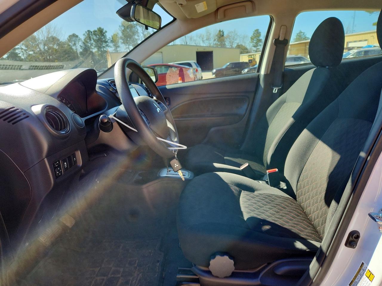 Mitsubishi Mirage Es Le