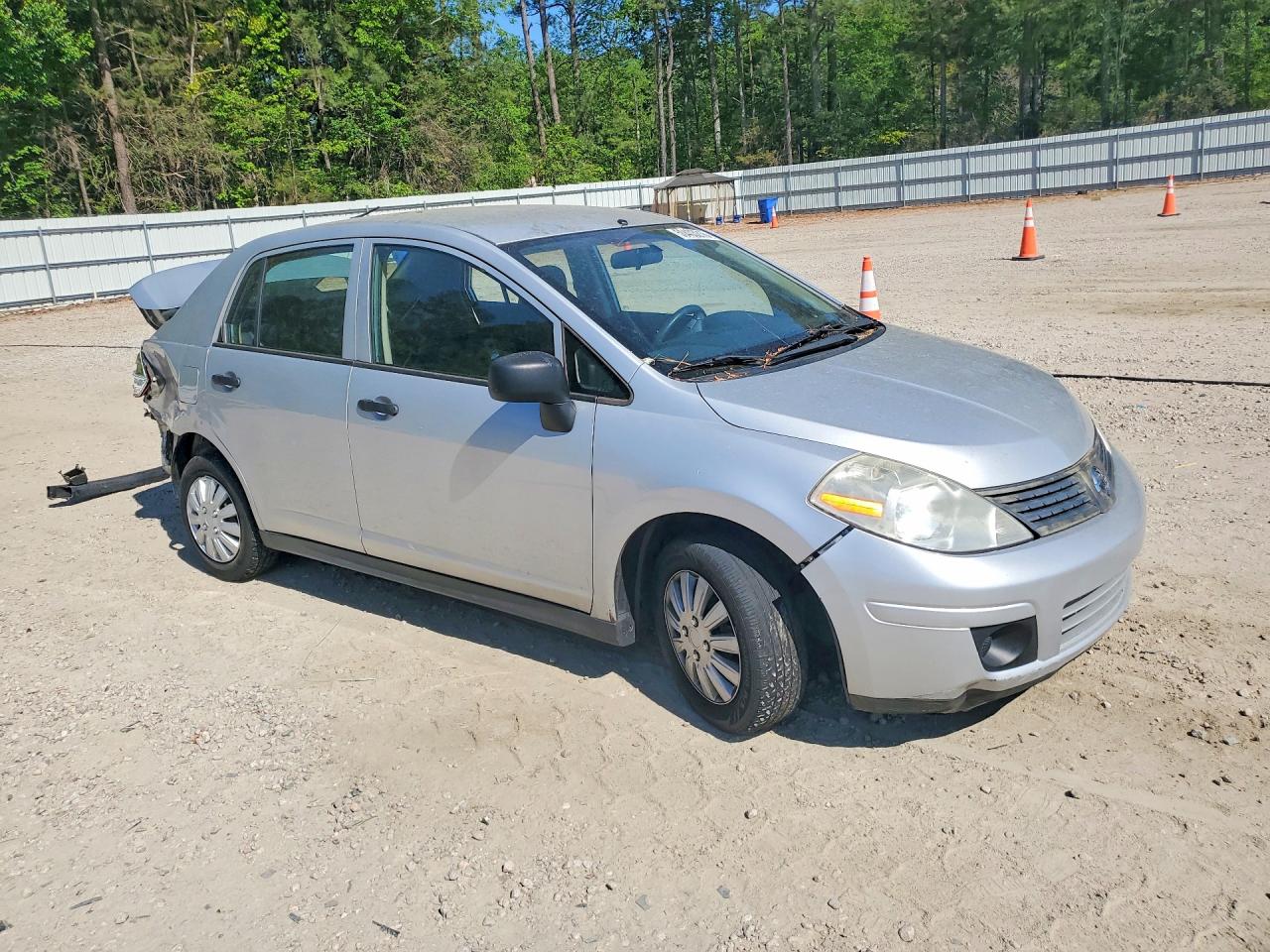 Nissan Versa 1.6 Base