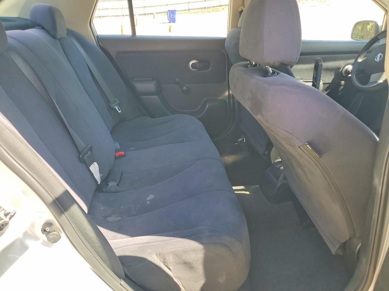 Nissan Versa 1.6 Base