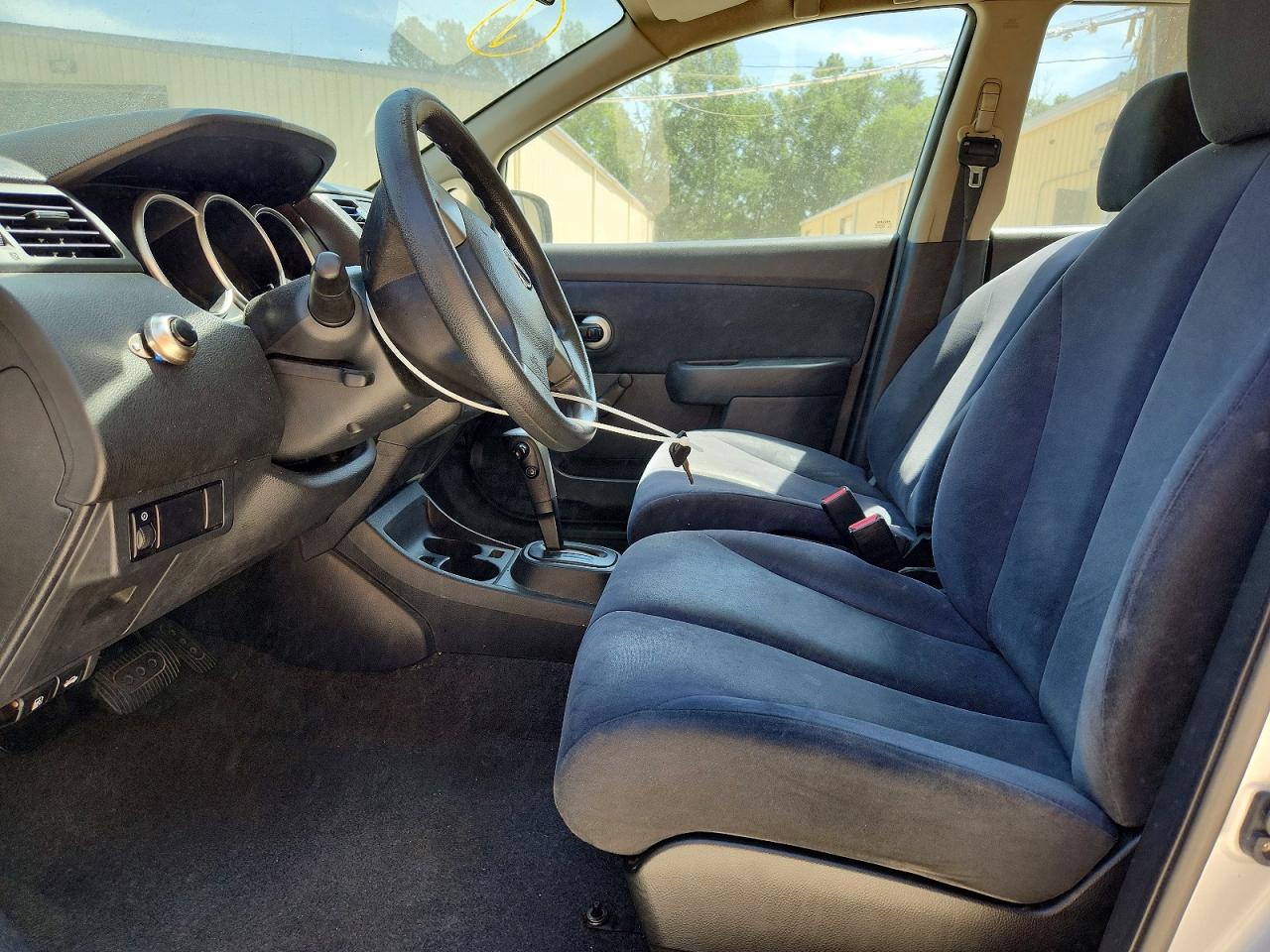Nissan Versa 1.6 Base