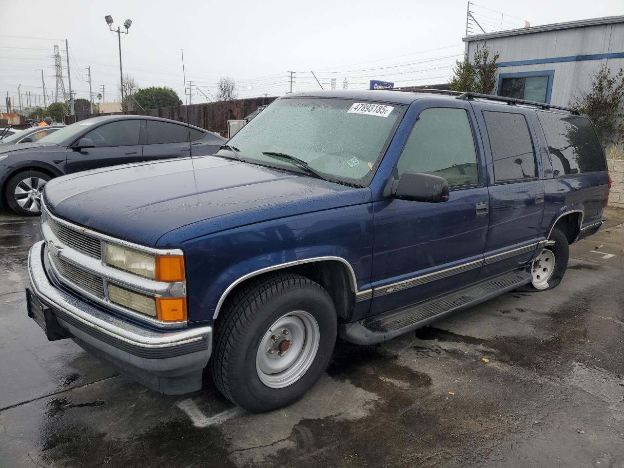 Salvage Chevrolet Suburban Image