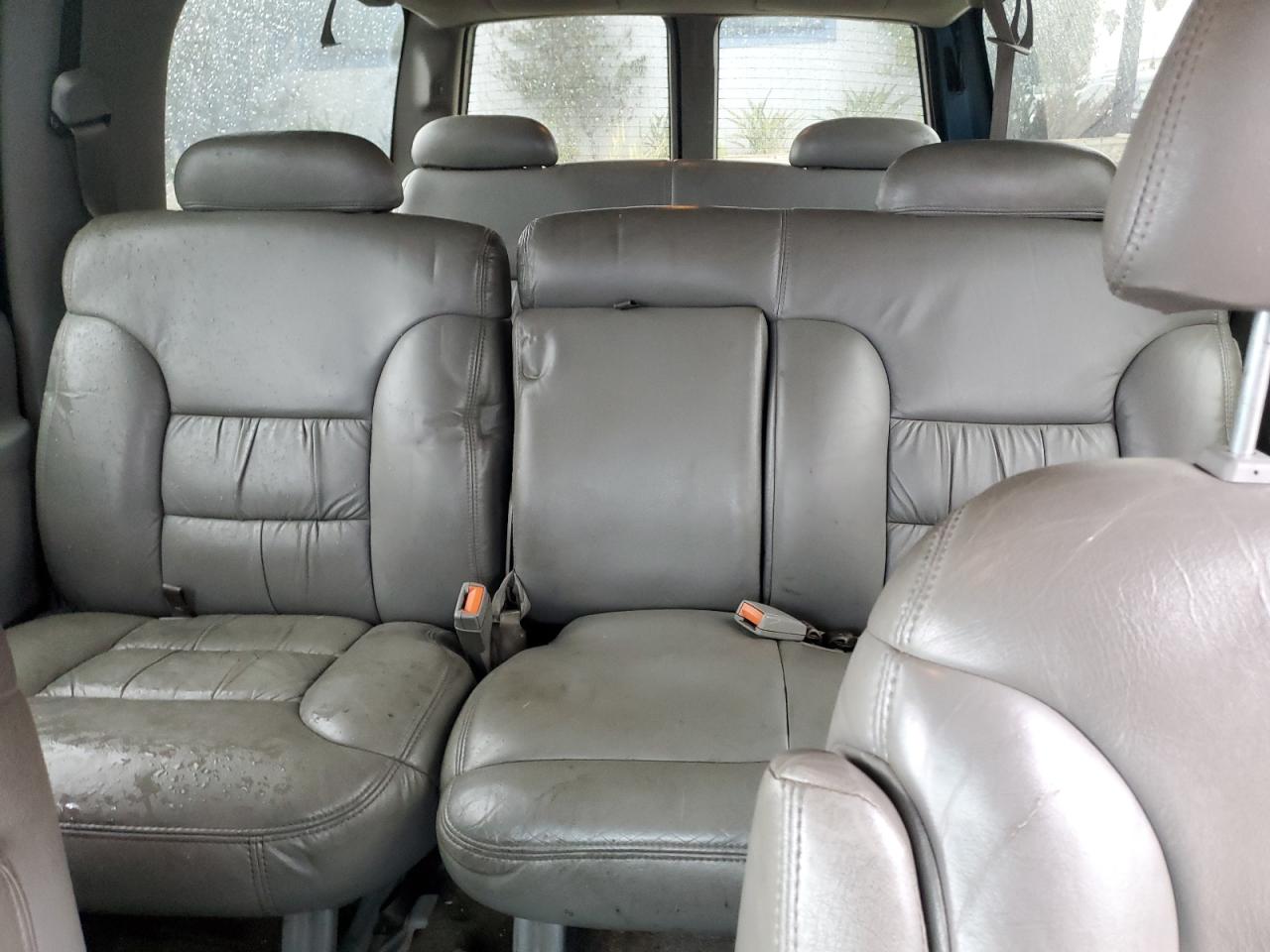 Chevrolet Suburban C1500