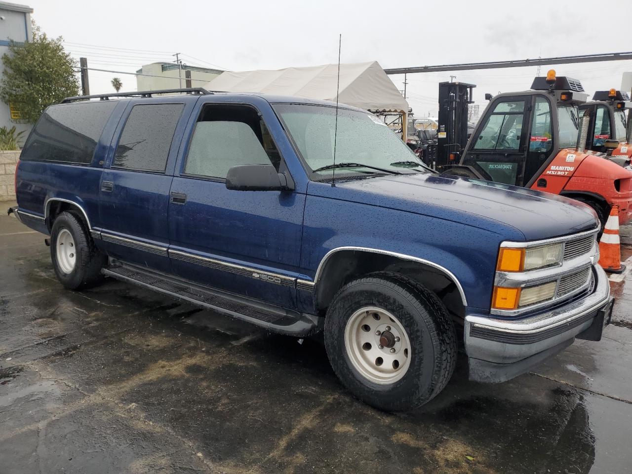 Chevrolet Suburban C1500