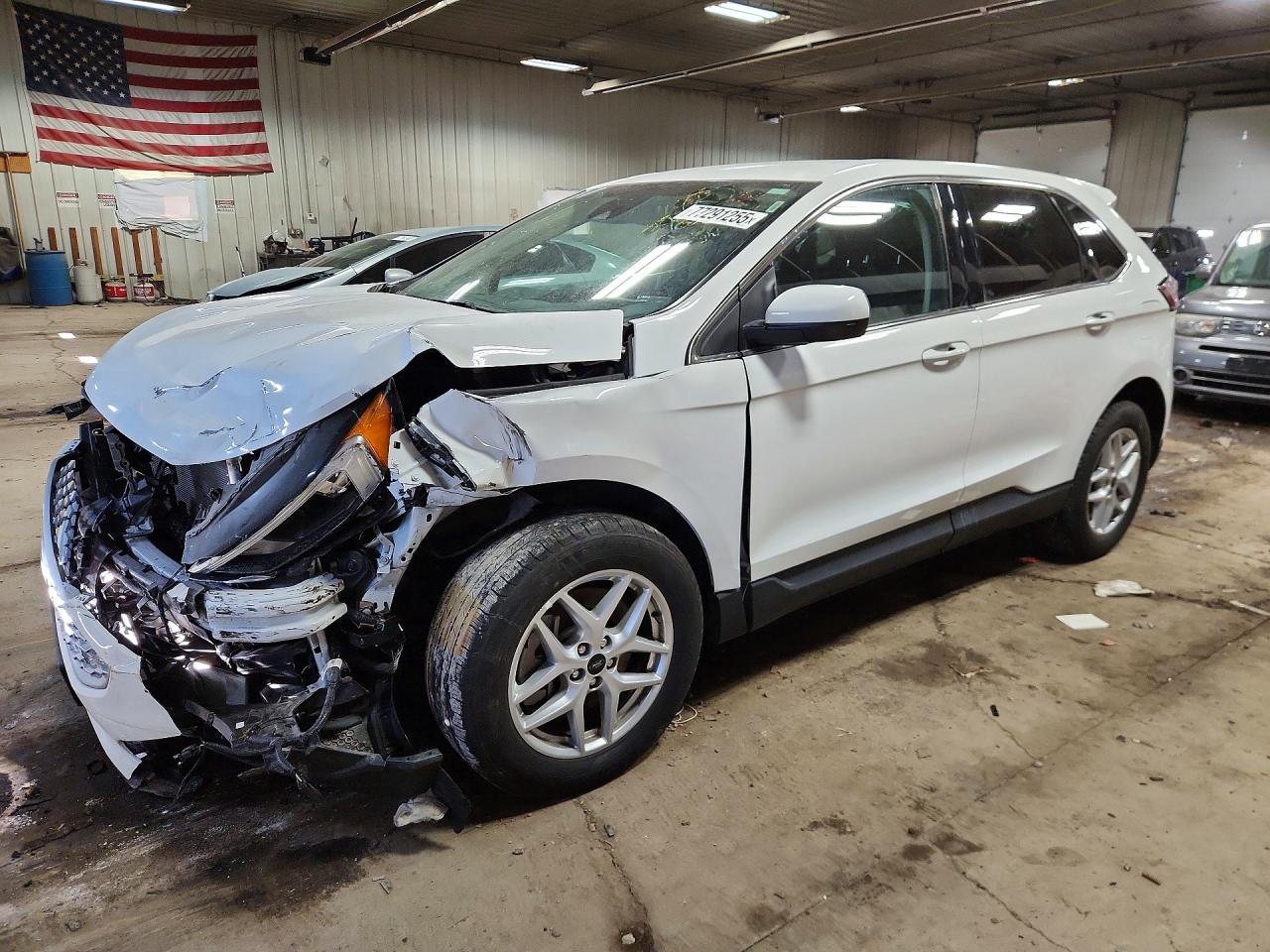 Salvage Ford Edge Image