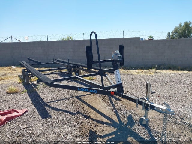 Salvage Lakeland Trailer Image