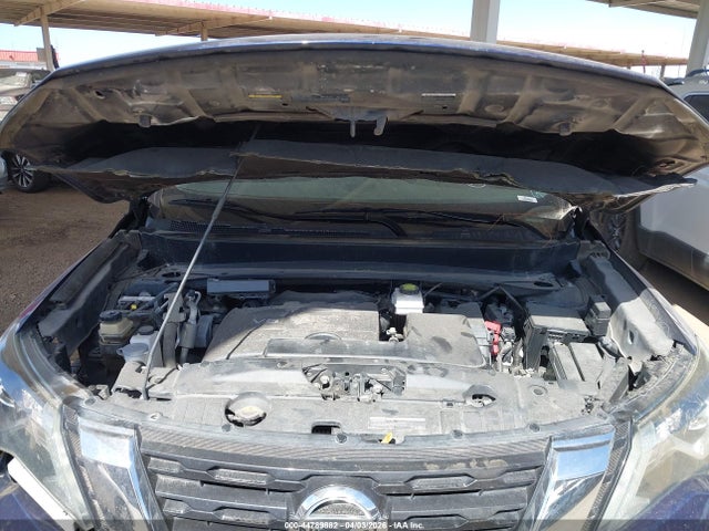 Nissan Pathfinder Sv